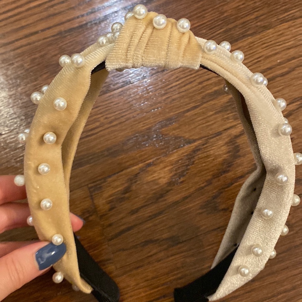 Pearl embellished knotted headband!